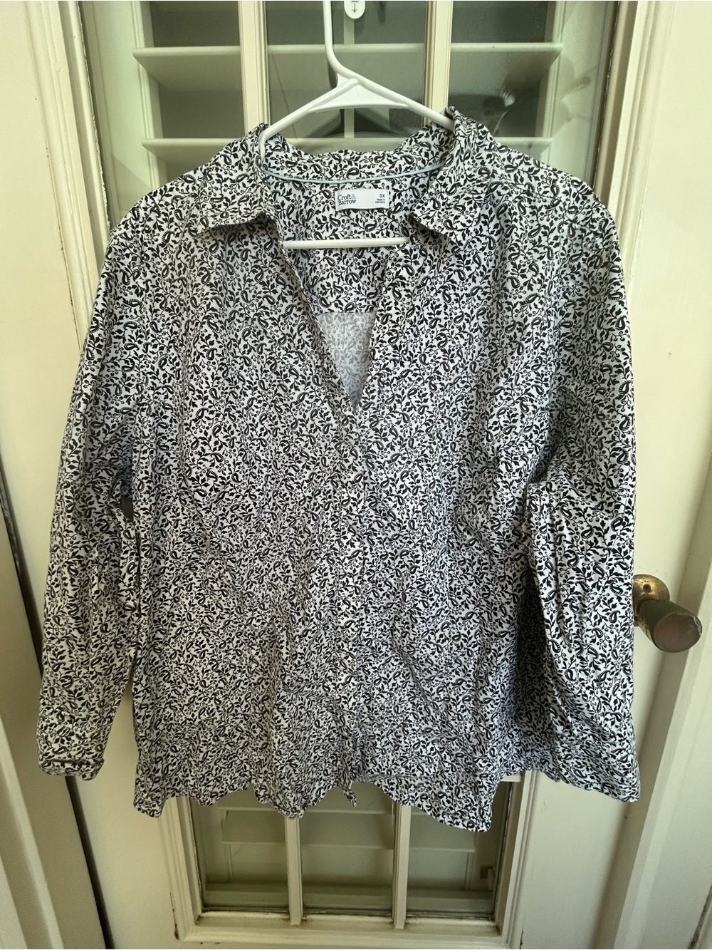 Croft & Barrow Black and White Floral Print Top